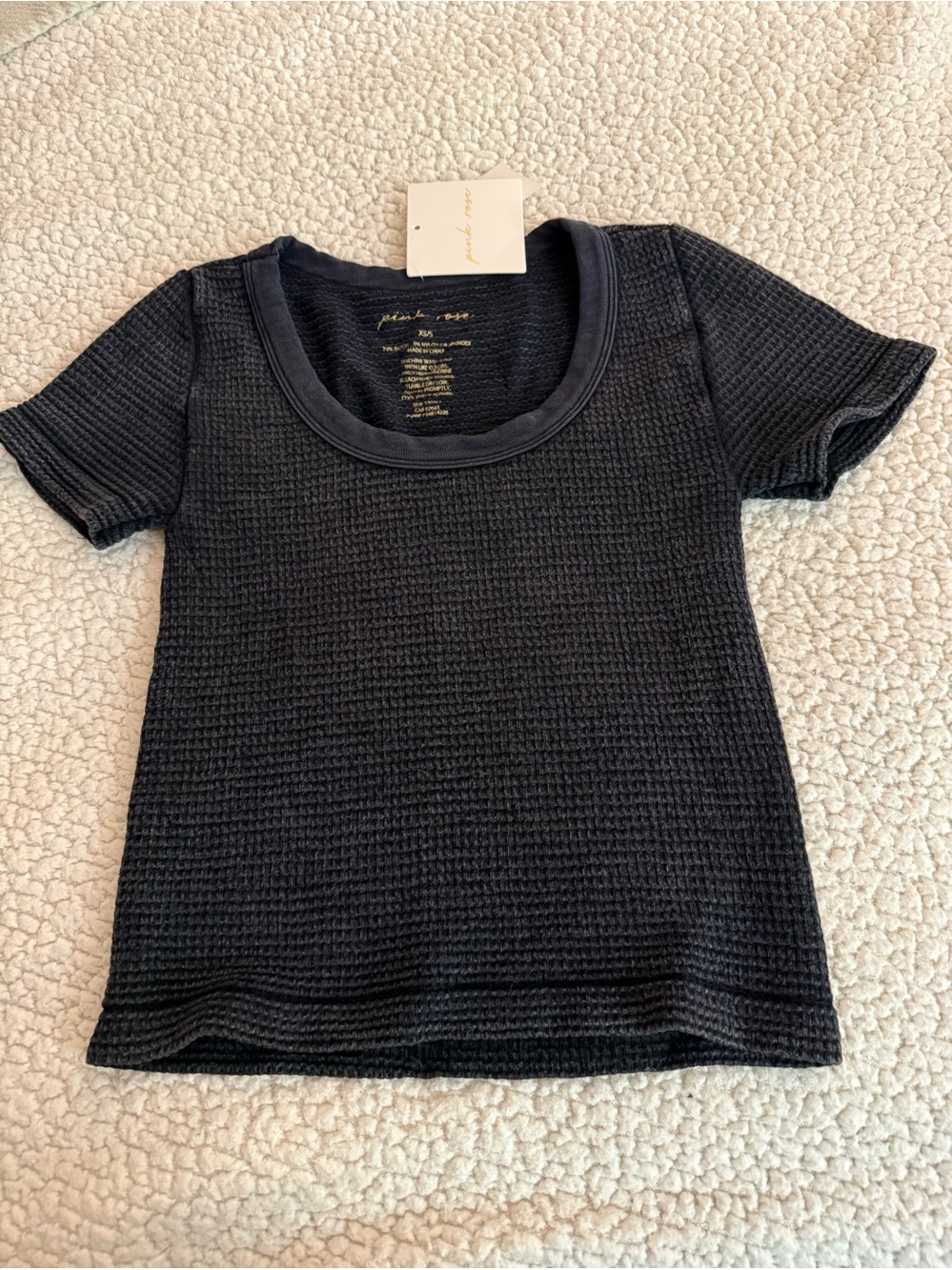 Pink Rose stretch Waffle knit tee shirt. XS/S NWT. Navy Blue